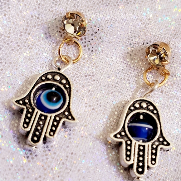 Crystal blue mantra eye hand earrings - Picture 9 of 9